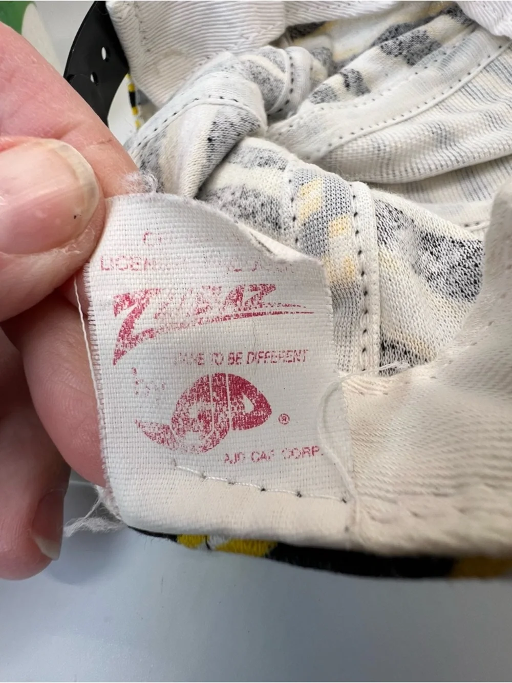 Vintage Zubaz Brand lowa Hawkeye
Snapback Hat Cap RARE - Picture 4 of 14